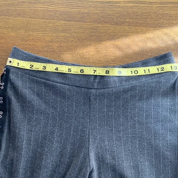 Zara flared grey striped pants with hook&eye embellishments,fun and tren… - Picture 4 of 8